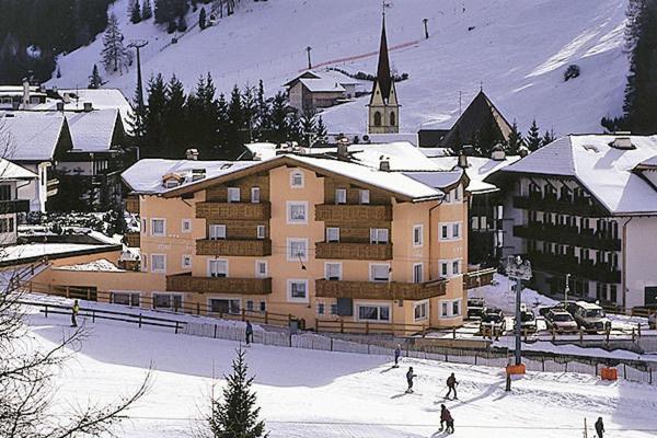 Hotel Serena Wolkenstein in Gröden Exterior foto