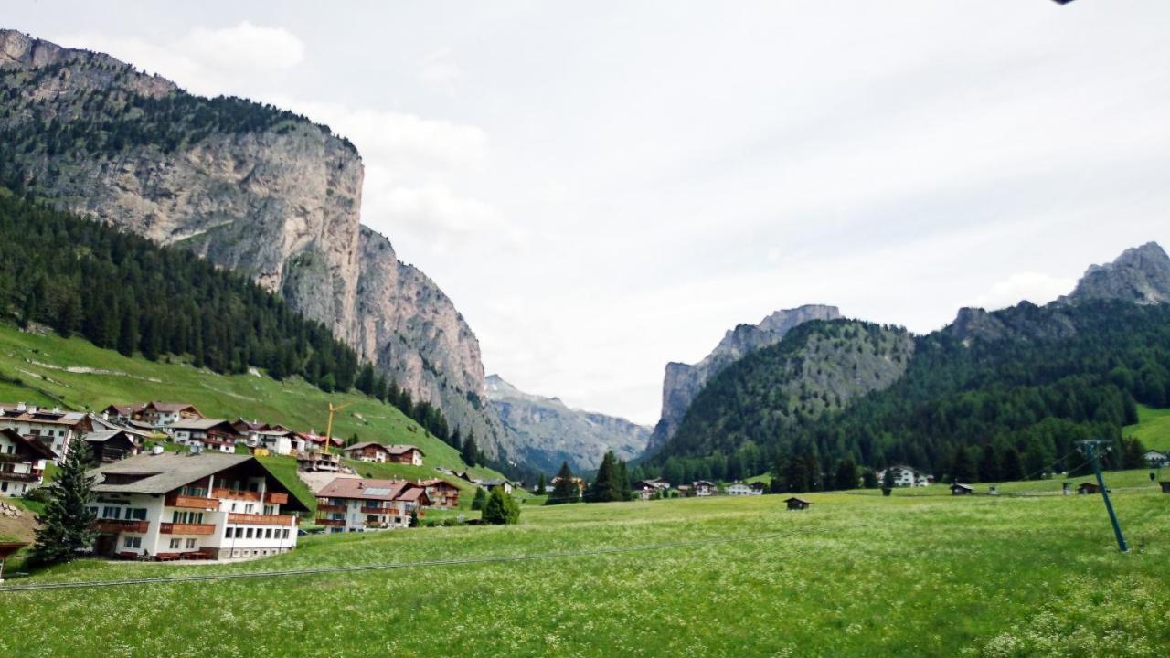 Hotel Serena Wolkenstein in Gröden Exterior foto